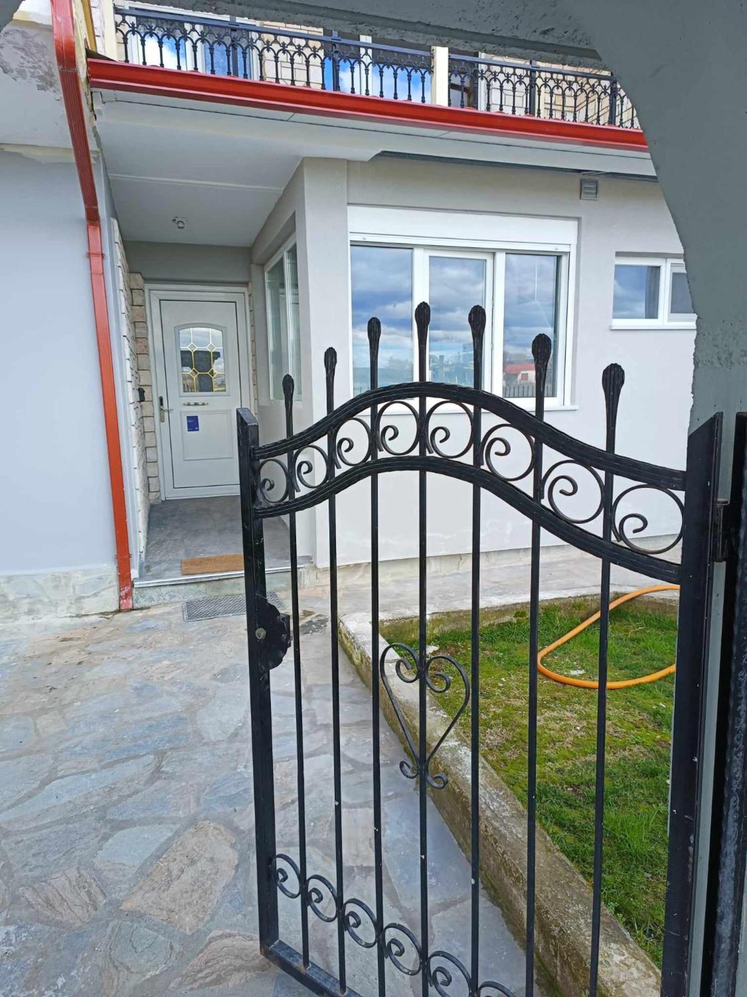 Polys Apartment And Paraskevi Studio With View Kayılar Dış mekan fotoğraf